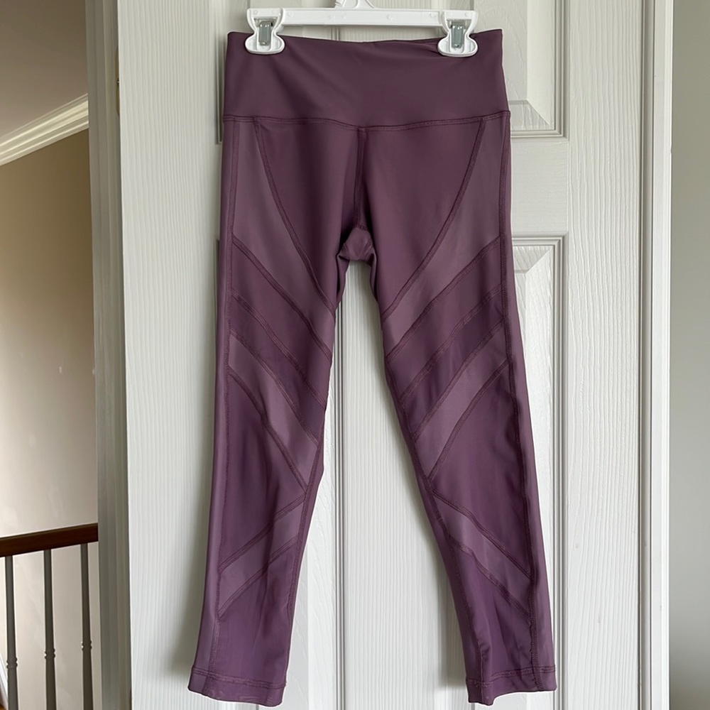 90 Degree Capri Leggings